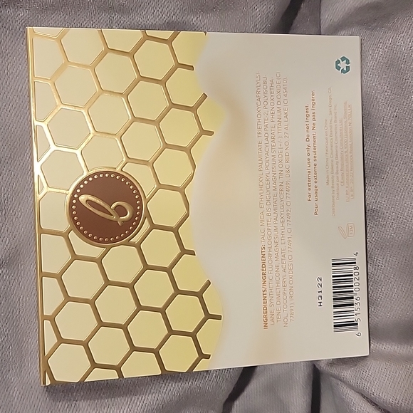 Beauty Bakerie Milk & Honey Highlighter Palette .28 oz x 4 Shades Full Size NIB - Picture 2 of 5